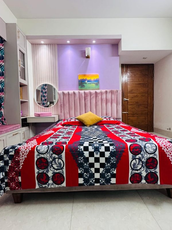 লাক্স জিওমেট্রিক ব্লুম বেডশিট সেট – লাল ও কালো সংস্করণ